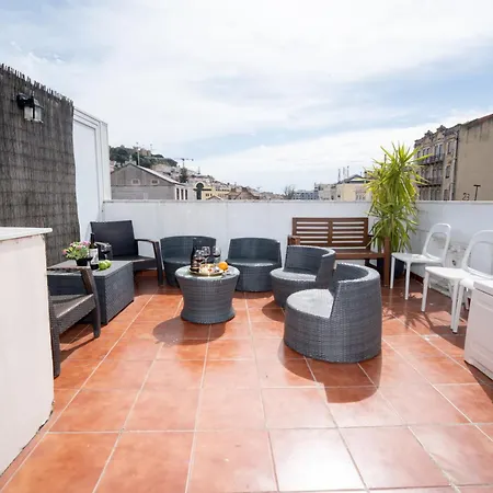 Lägenhet Spacious 3-bedroom With Open Terrace In
