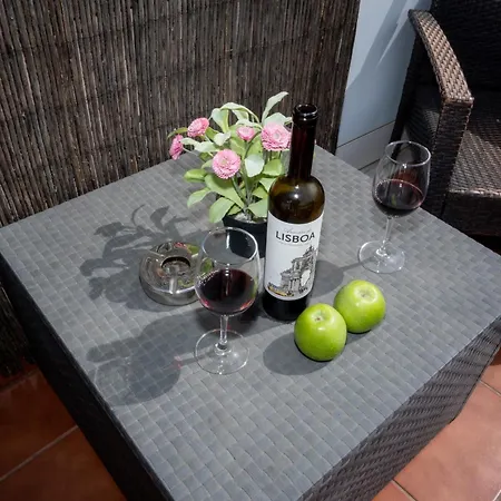 Spacious 3-bedroom With Open Terrace In Lägenhet *