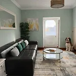 Spacious 3-bedroom With Open Terrace In * Lisboa