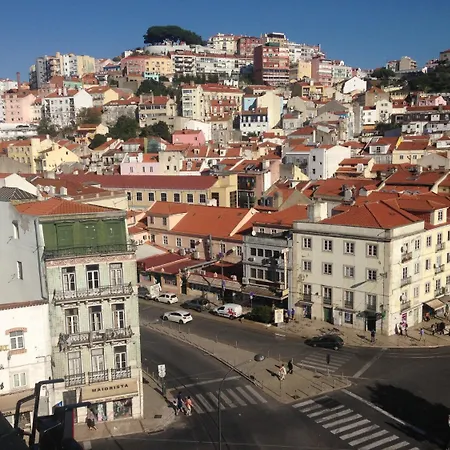Spacious 3-bedroom With Open Terrace In Apartment *