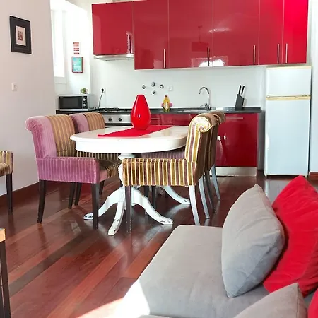 Open Trace Unique 3 Bedroom Located Centeral アパート *