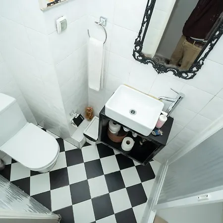 Spacious 3-bedroom With Open Terrace In Apartment