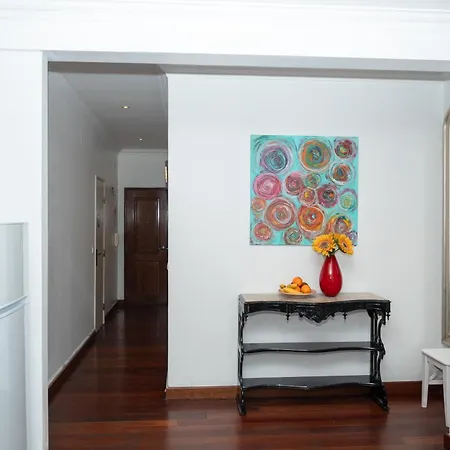 Spacious 3-bedroom With Open Terrace In Apartament