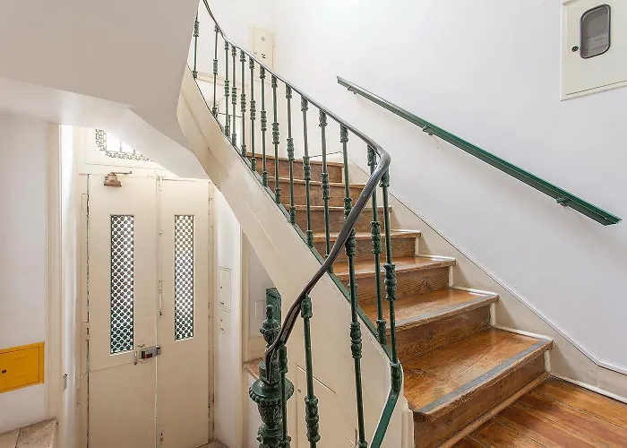 Open Trace Unique 3 Bedroom Located Centeral