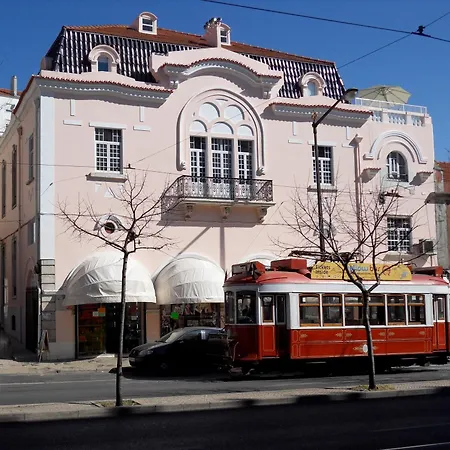 Spacious 3-bedroom With Open Terrace In Lisbona